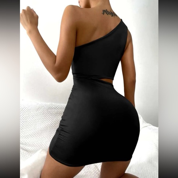 One Shoulder Cut-Out Bodycon Dress - Picture 3 of 3